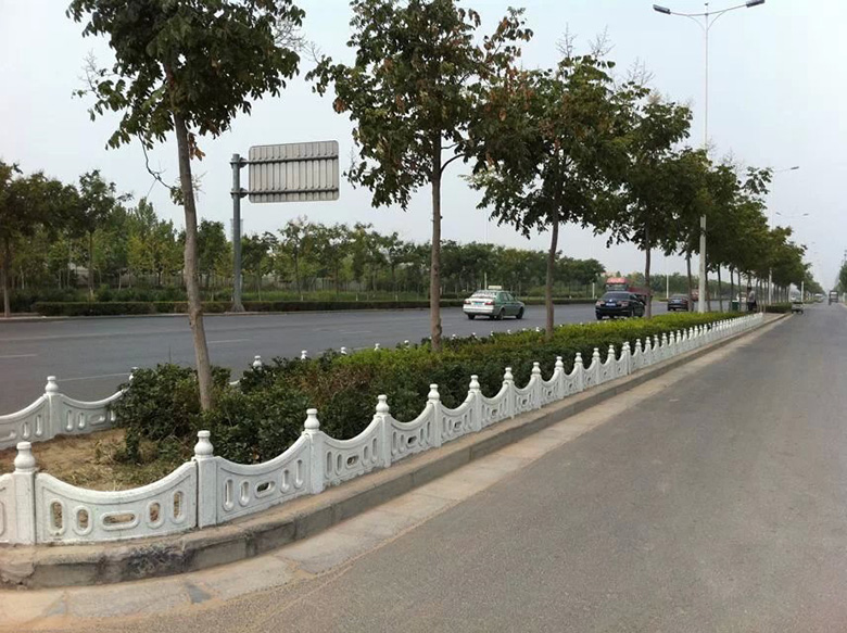 生態(tài)藝術水泥草坪柱